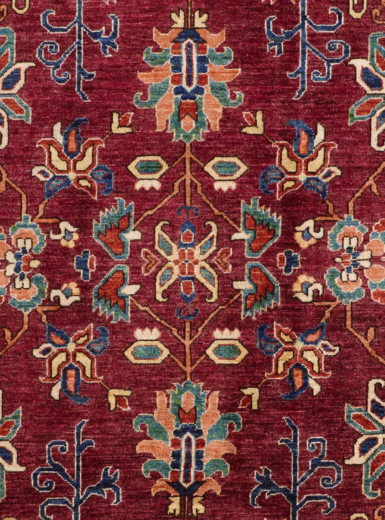 6' 9 x 9' 10 Hand Knotted Heriz Rug