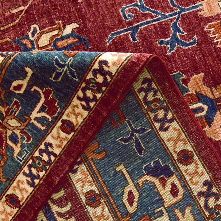 6' 9 x 9' 7 Hand Knotted Heriz Rug