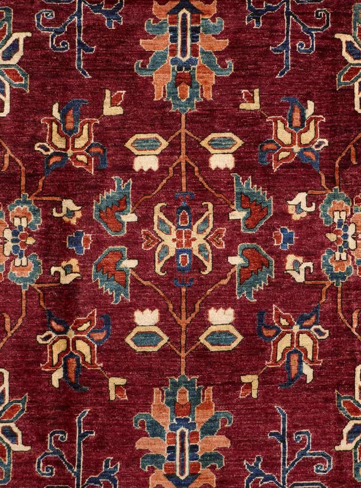 6' 9 x 9' 7 Hand Knotted Heriz Rug