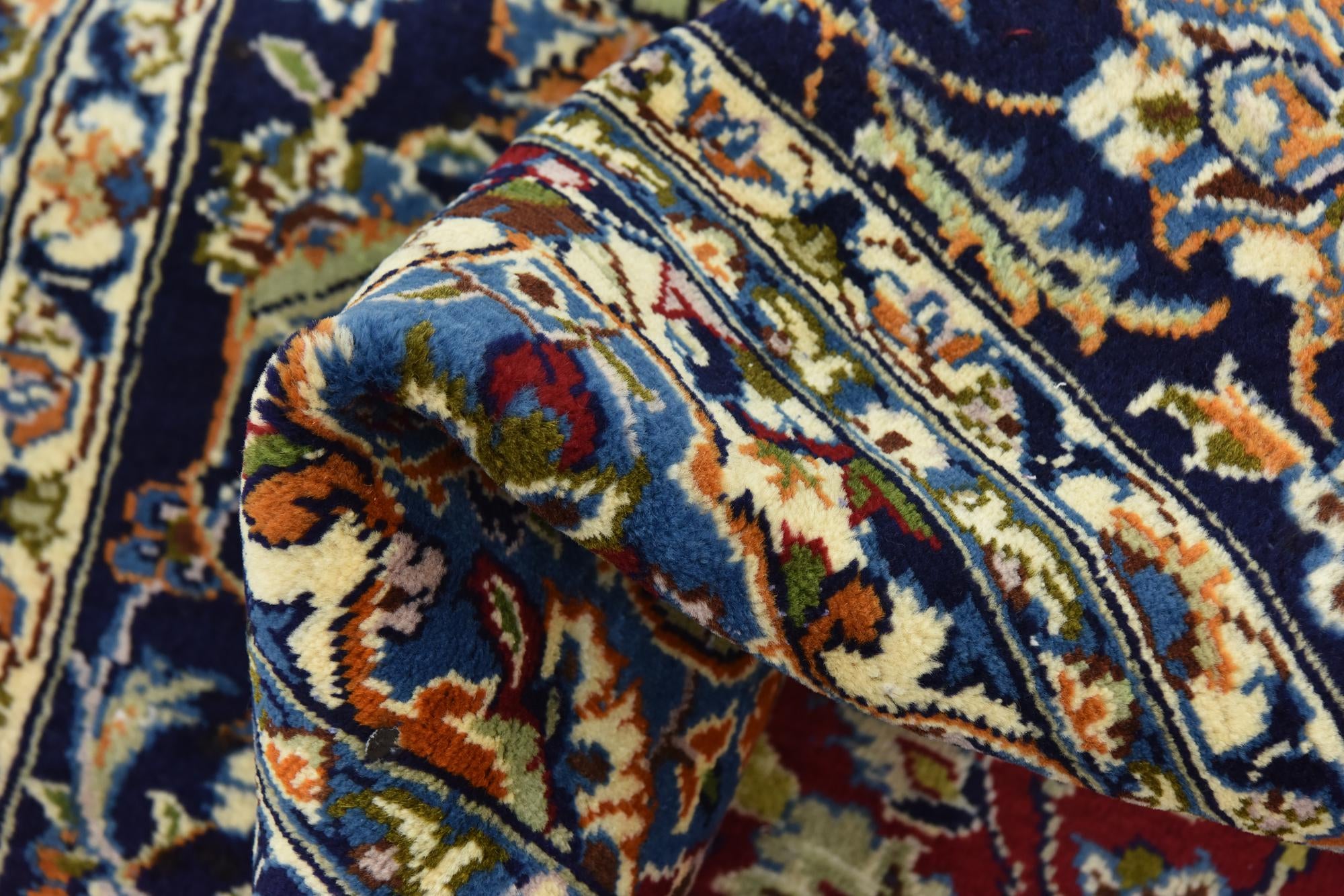 290cm x 385cm Hand Knotted Isfahan Persian Wool Rug