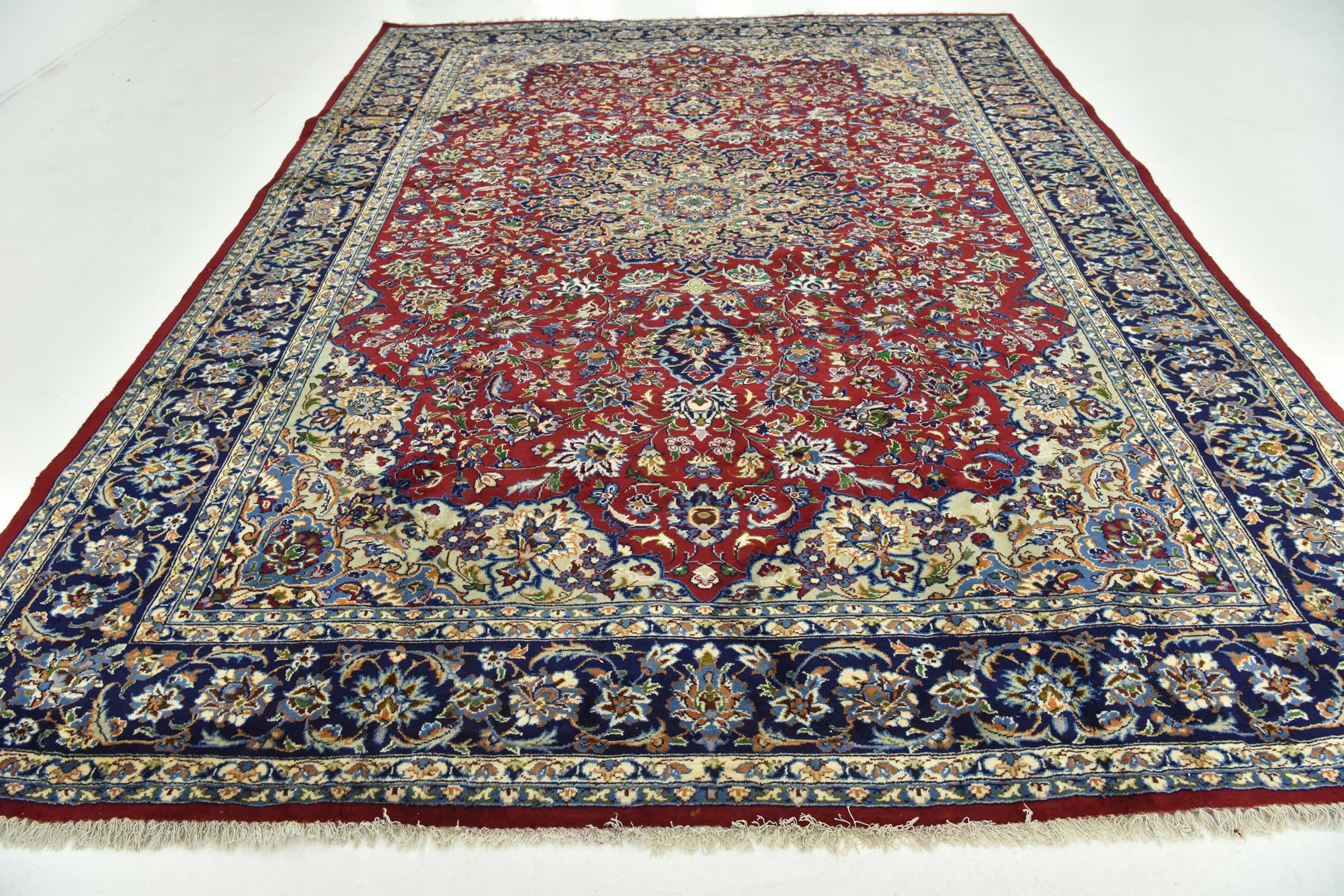 290cm x 385cm Hand Knotted Isfahan Persian Wool Rug