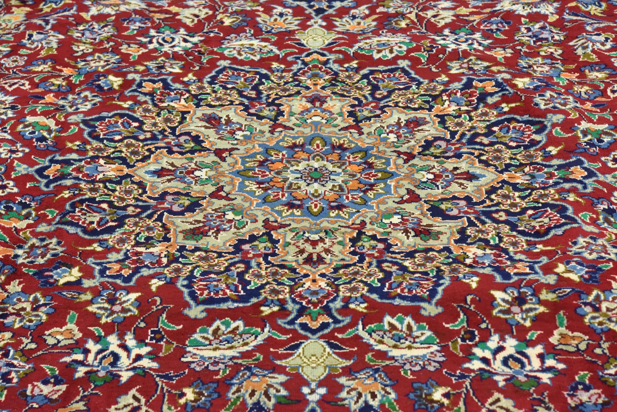 290cm x 385cm Hand Knotted Isfahan Persian Wool Rug