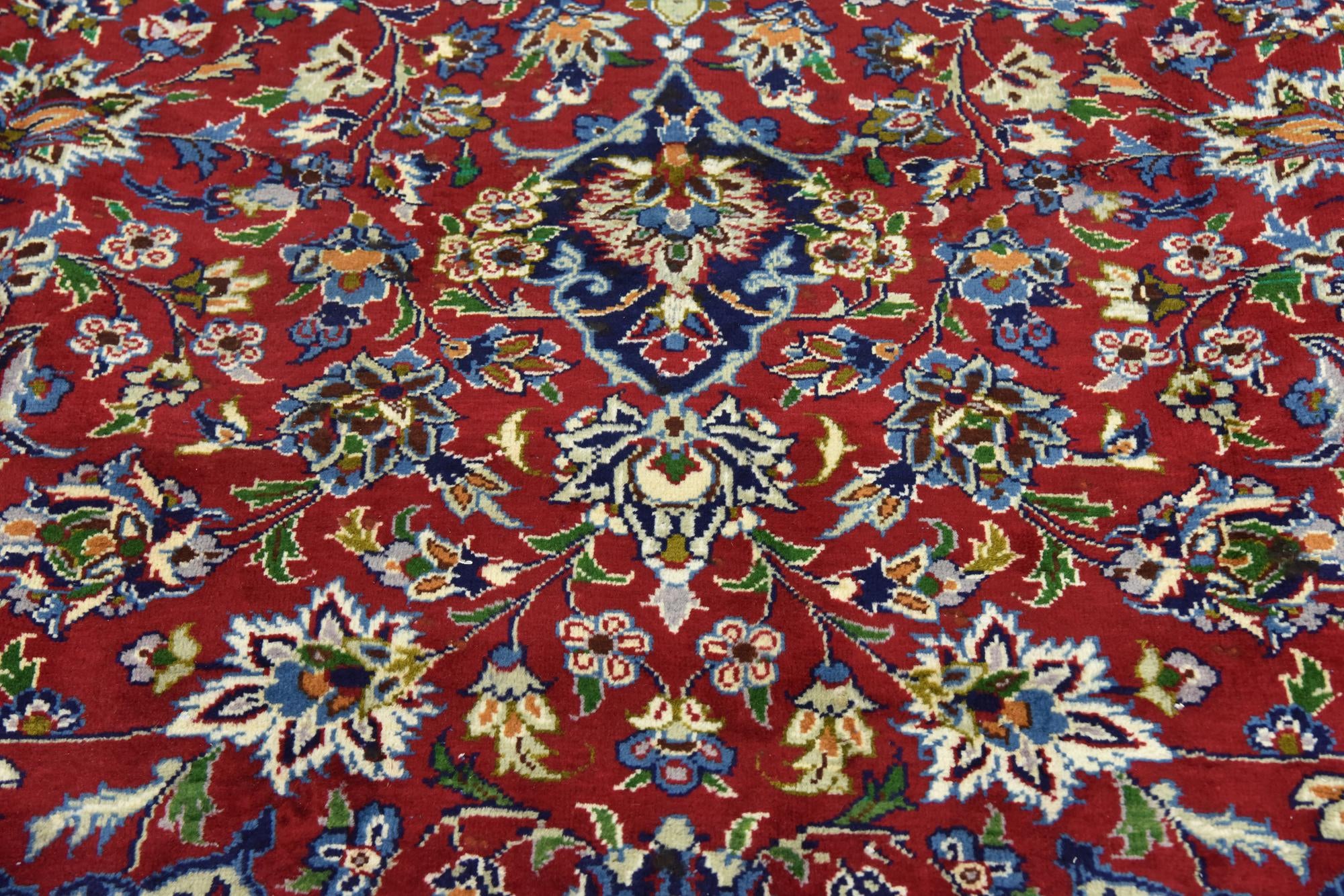 290cm x 385cm Hand Knotted Isfahan Persian Wool Rug