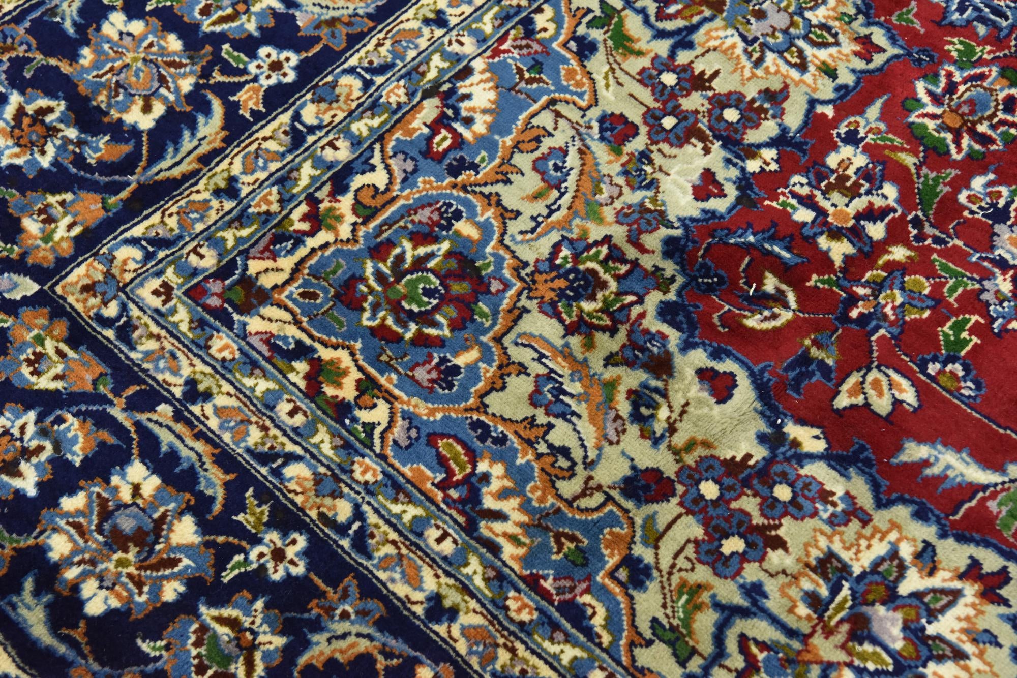 290cm x 385cm Hand Knotted Isfahan Persian Wool Rug