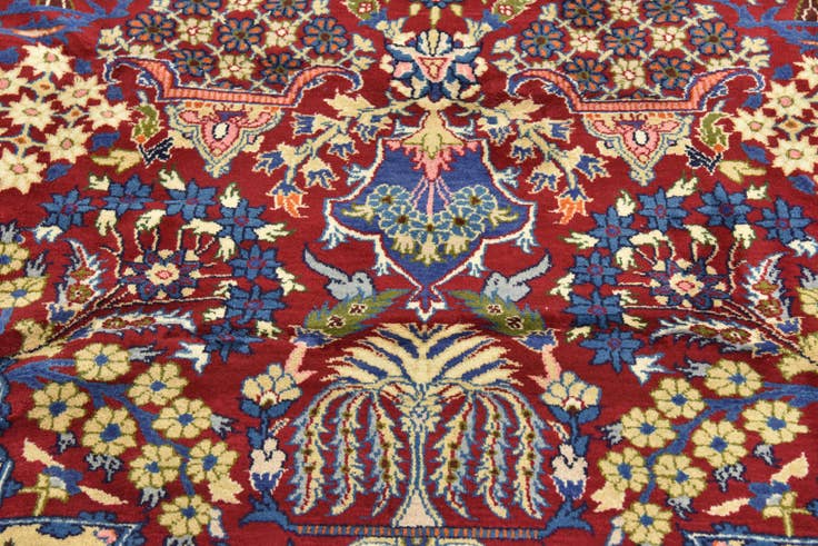 Detail image of 9' 10 x 13' 3 Hand Knotted Isfahan Persian Wool Rug