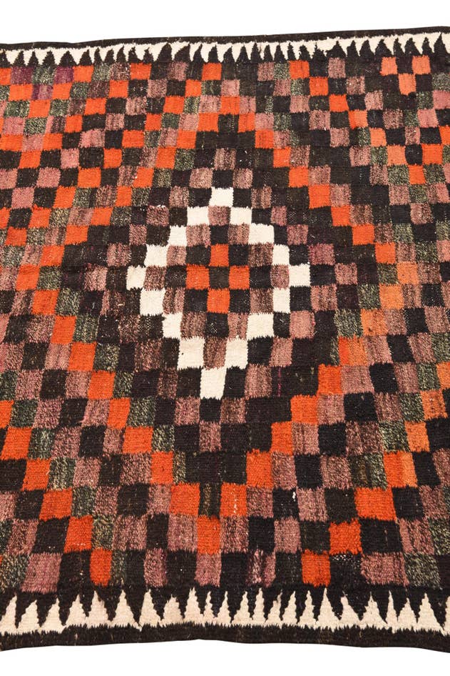 Detail image of 4' 7 x 8' 10 Hand Woven Kilim Fars Wool Rug