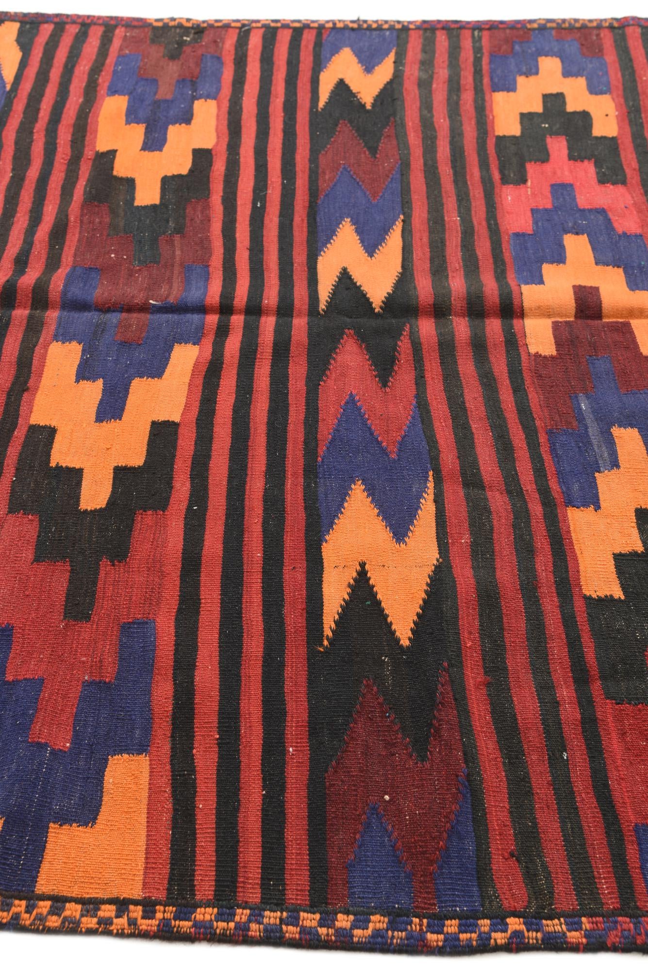 5' 5 x 9' 9 Hand Woven Kilim Fars Wool Rug
