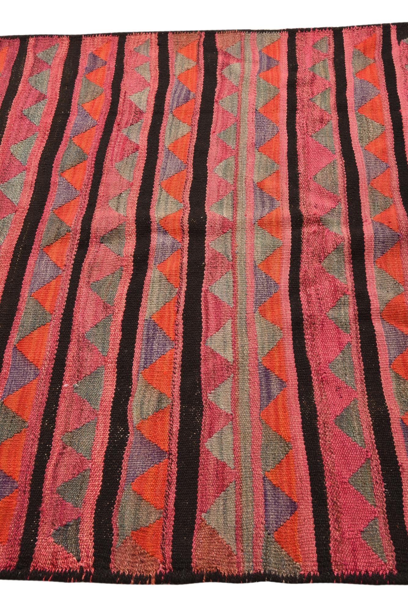 4' 9 x 7' 7 Hand Woven Kilim Fars Wool Rug