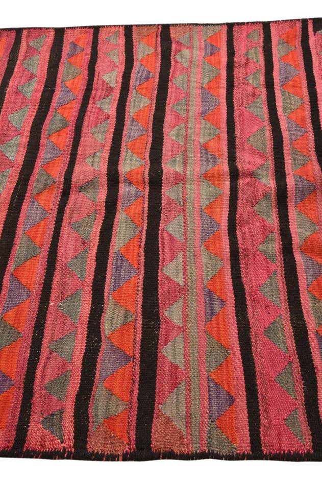 Detail image of 4' 9 x 7' 7 Hand Woven Kilim Fars Wool Rug