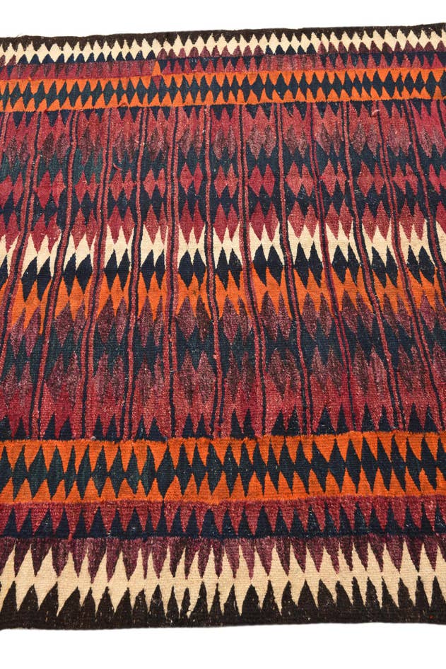 Detail image of 5' 2 x 9' Hand Woven Kilim Fars Wool Rug