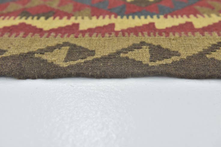 Detail image of 5' x 7' 9 Hand Woven Kilim Maymana Wool Rug