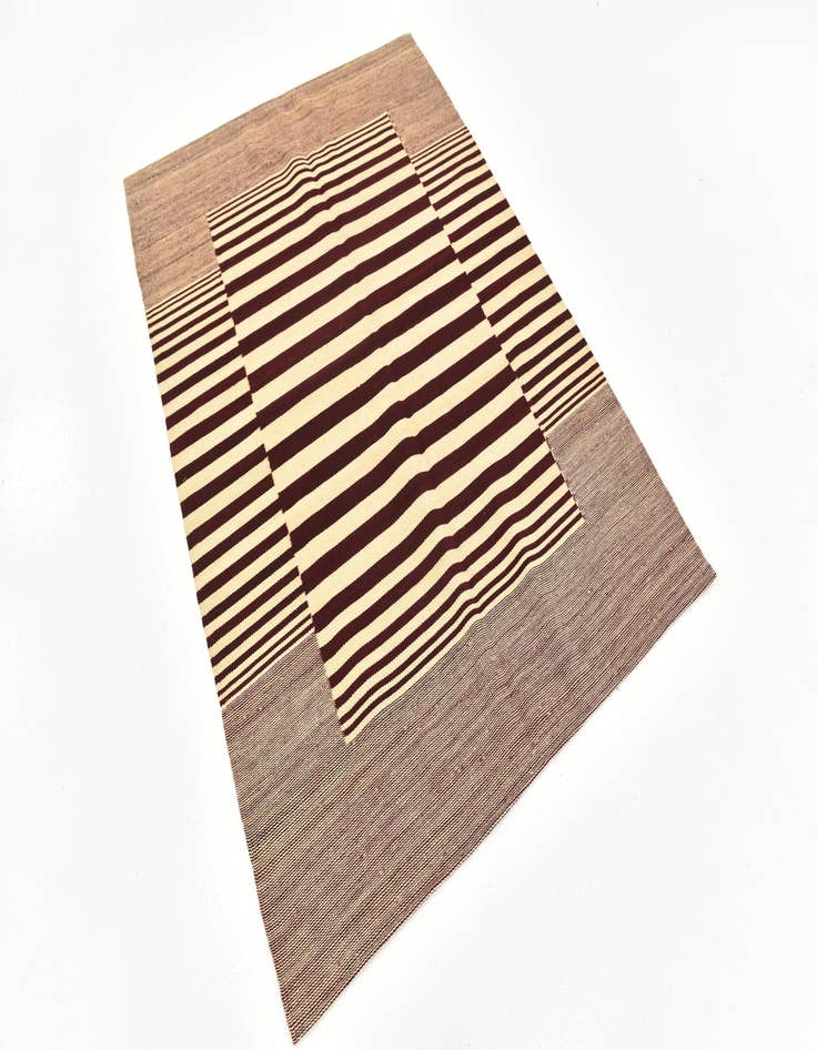 Detail image of 4' 3 x 5' 10 Hand Woven Kilim Modern Wool Rug