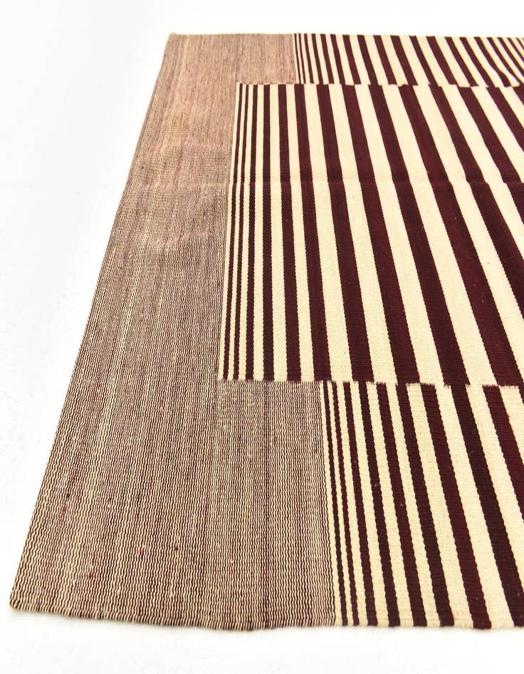 Detail image of 4' 3 x 5' 10 Hand Woven Kilim Modern Wool Rug
