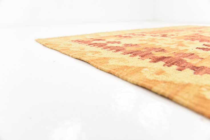 Detail image of 4' 9 x 6' 9 Hand Woven Kilim Waziri Wool Rug