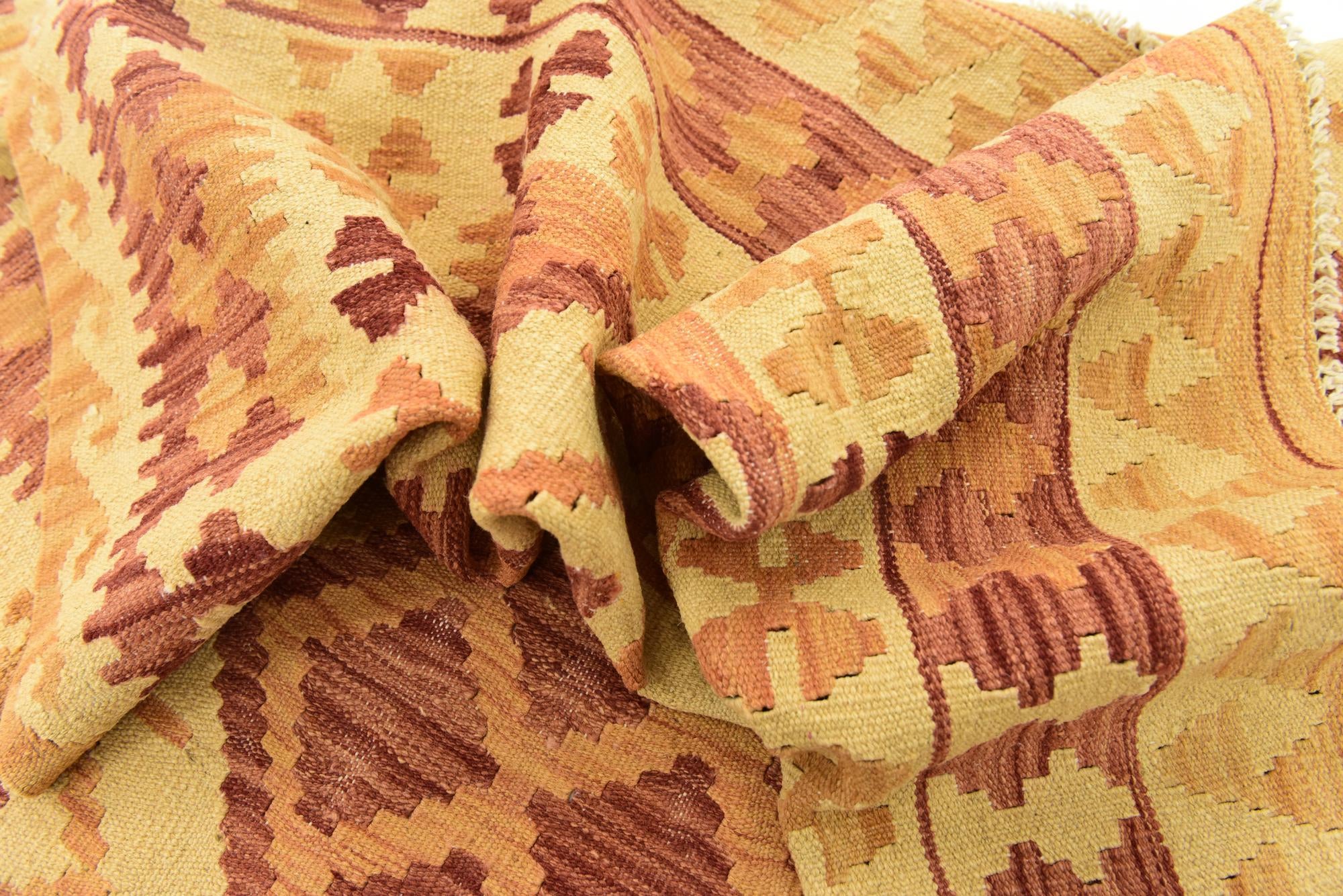 4' 9 x 6' 9 Hand Woven Kilim Waziri Wool Rug