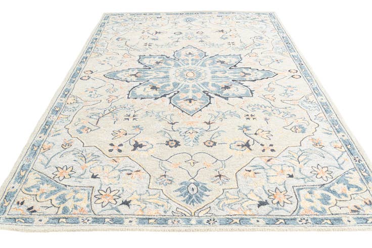Detail image of 5' 1 x 8' Luna Rug