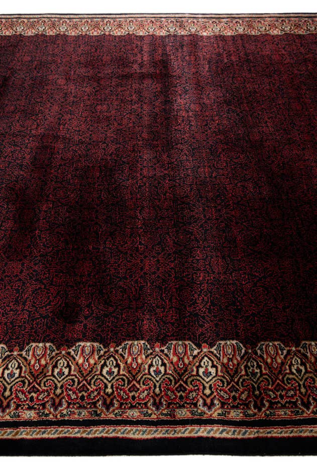 Detail image of 6' 8 x 9' 9 Hand Knotted Mahal Oriental Wool Rug