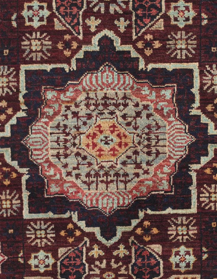 Detail image of 2' 8 x 4' Hand Knotted Mamluk Ziegler Rug