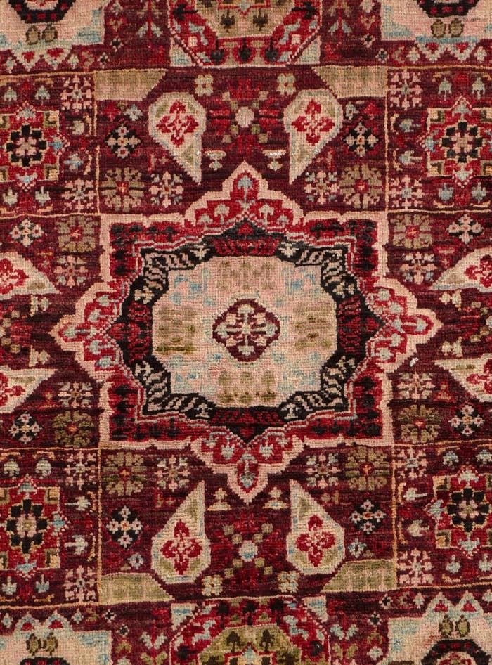 Detail image of 2' x 3' Hand Knotted Mamluk Ziegler Rug