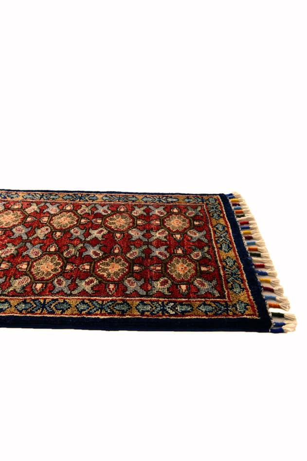 Detail image of 1' 5 x 2' Hand Knotted Modern Ziegler Rug