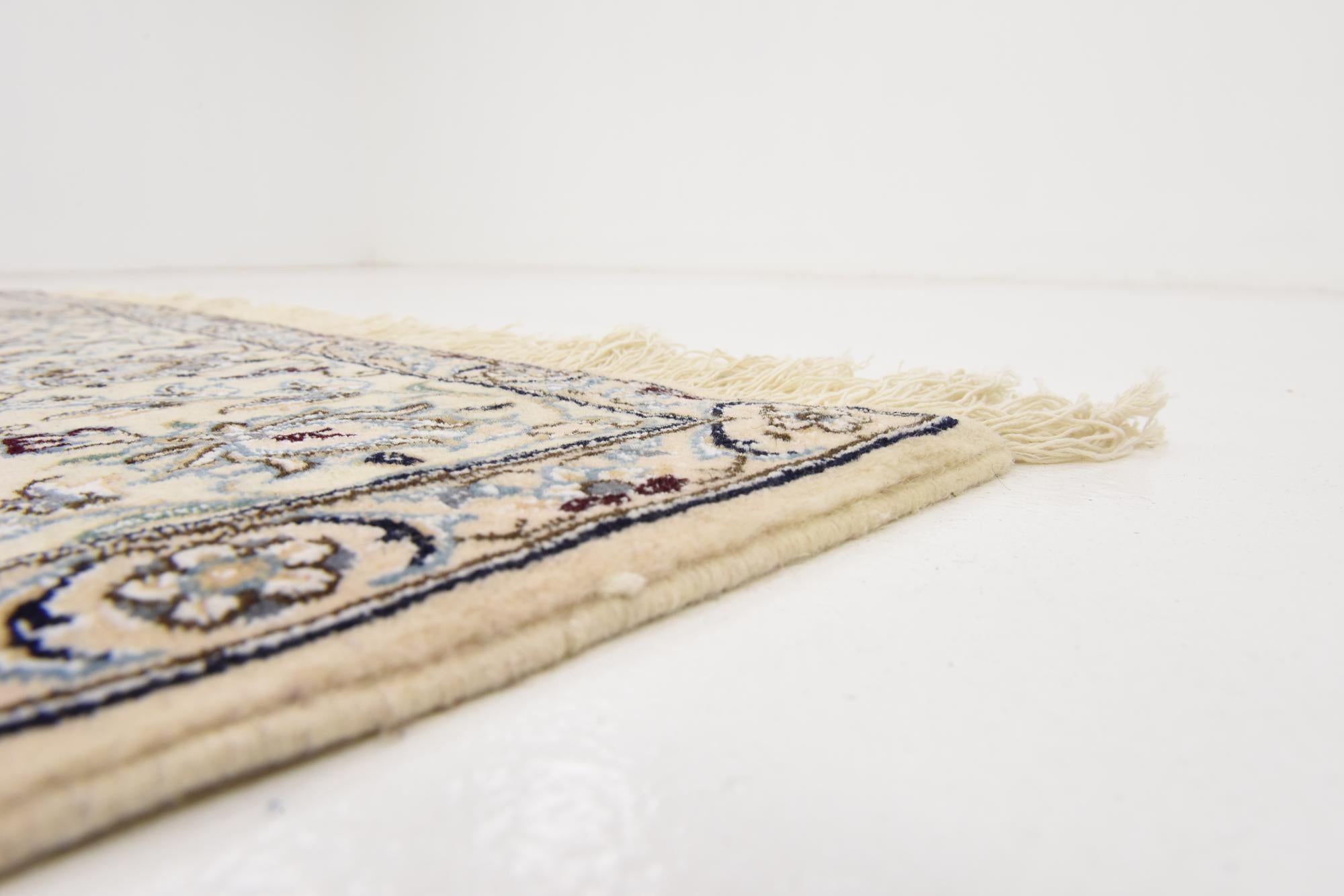 5' 2 x 8' 2 Hand Knotted Nain Persian Rug