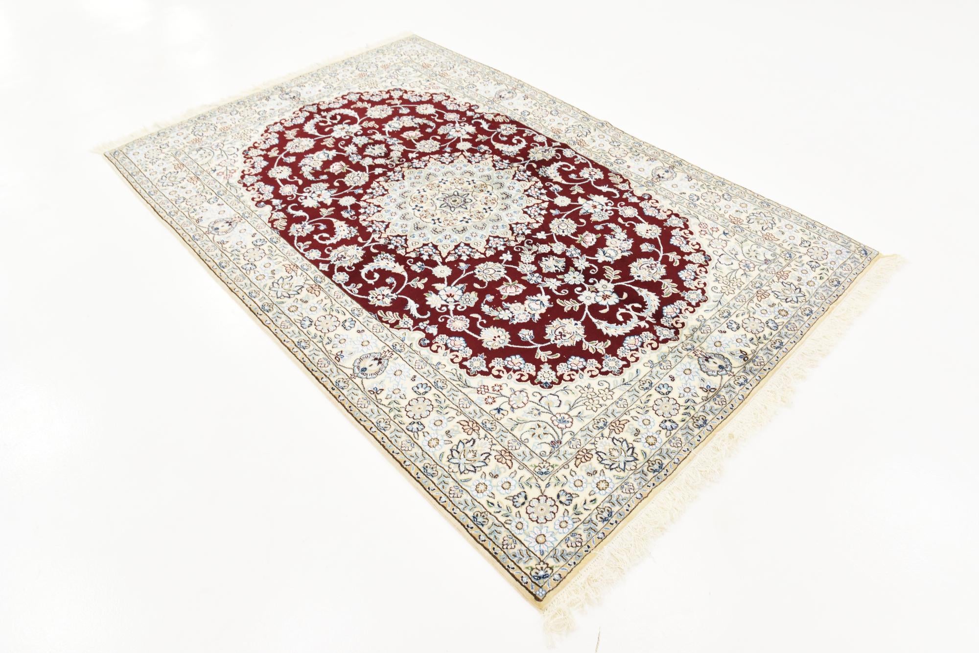 5' 2 x 7' 10 Hand Knotted Nain Persian Rug