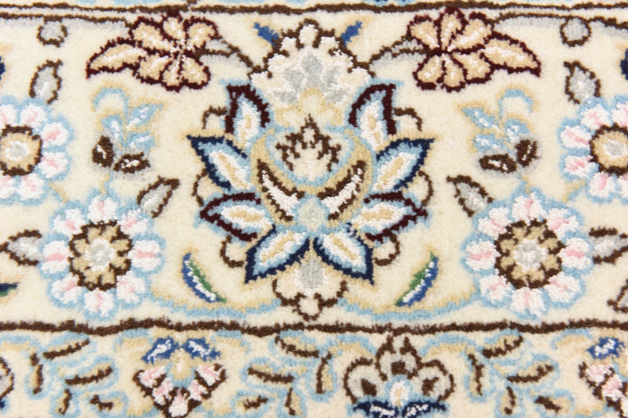 5' 2 x 7' 10 Hand Knotted Nain Persian Rug