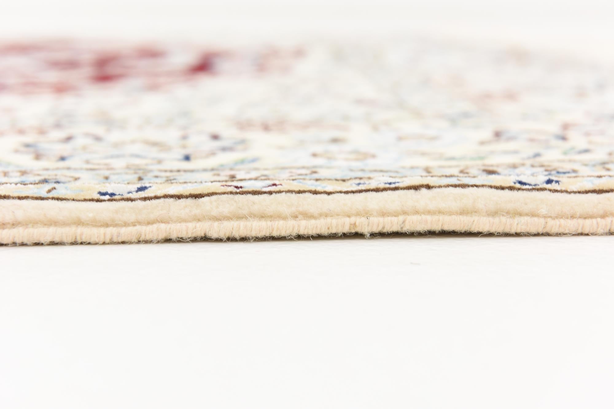 5' 2 x 7' 10 Hand Knotted Nain Persian Rug