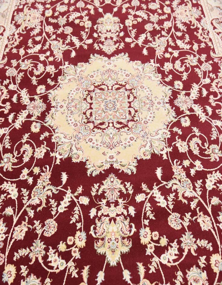 Detail image of 6' 6 x 10' Neda Rug