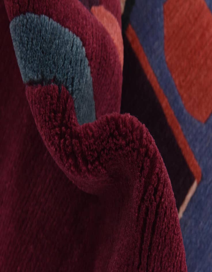 Detail image of 6' 6 x 9' 9 Hand Knotted Nepal Wool Rug