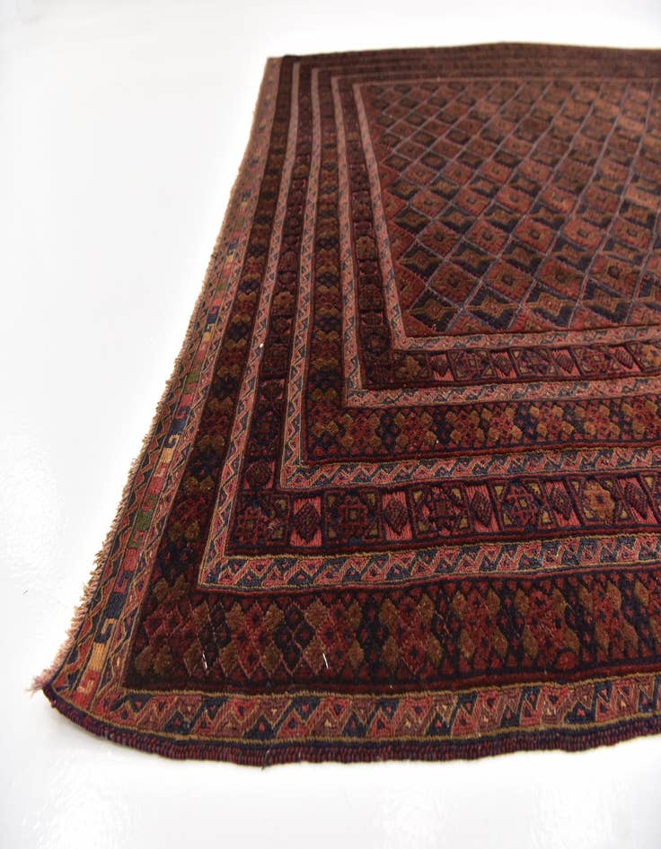 Detail image of 6' 7 x 9' 5 Hand Knotted Sumak Rug