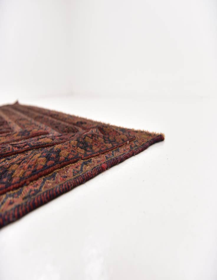 Detail image of 6' 7 x 9' 5 Hand Knotted Sumak Rug