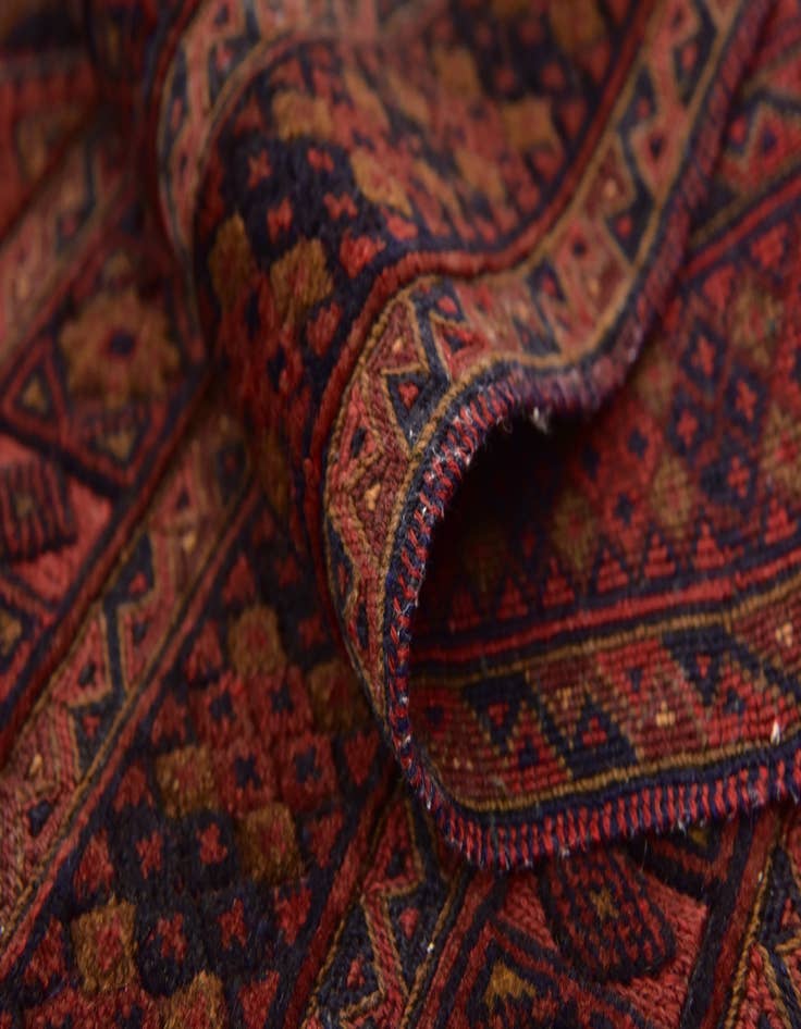 Detail image of 6' 7 x 9' 5 Hand Knotted Sumak Rug