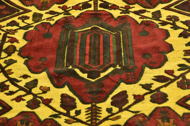 6' 10 x 9' 2 Hand Knotted Sumak Wool Rug