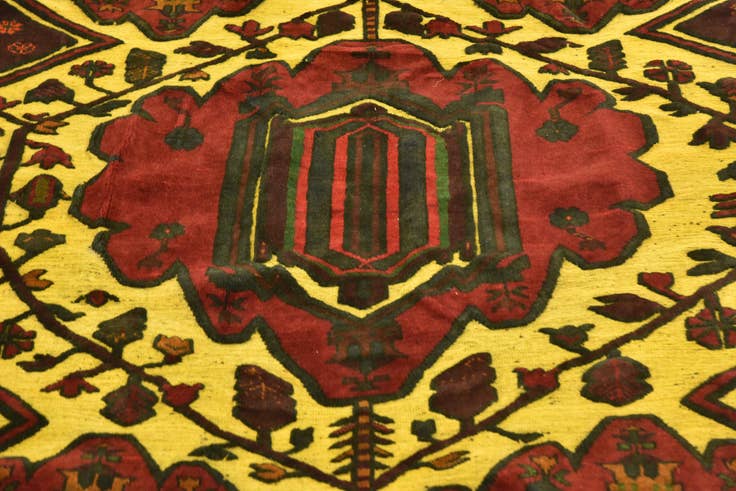 Detail image of 6' 10 x 9' 2 Hand Knotted Sumak Wool Rug