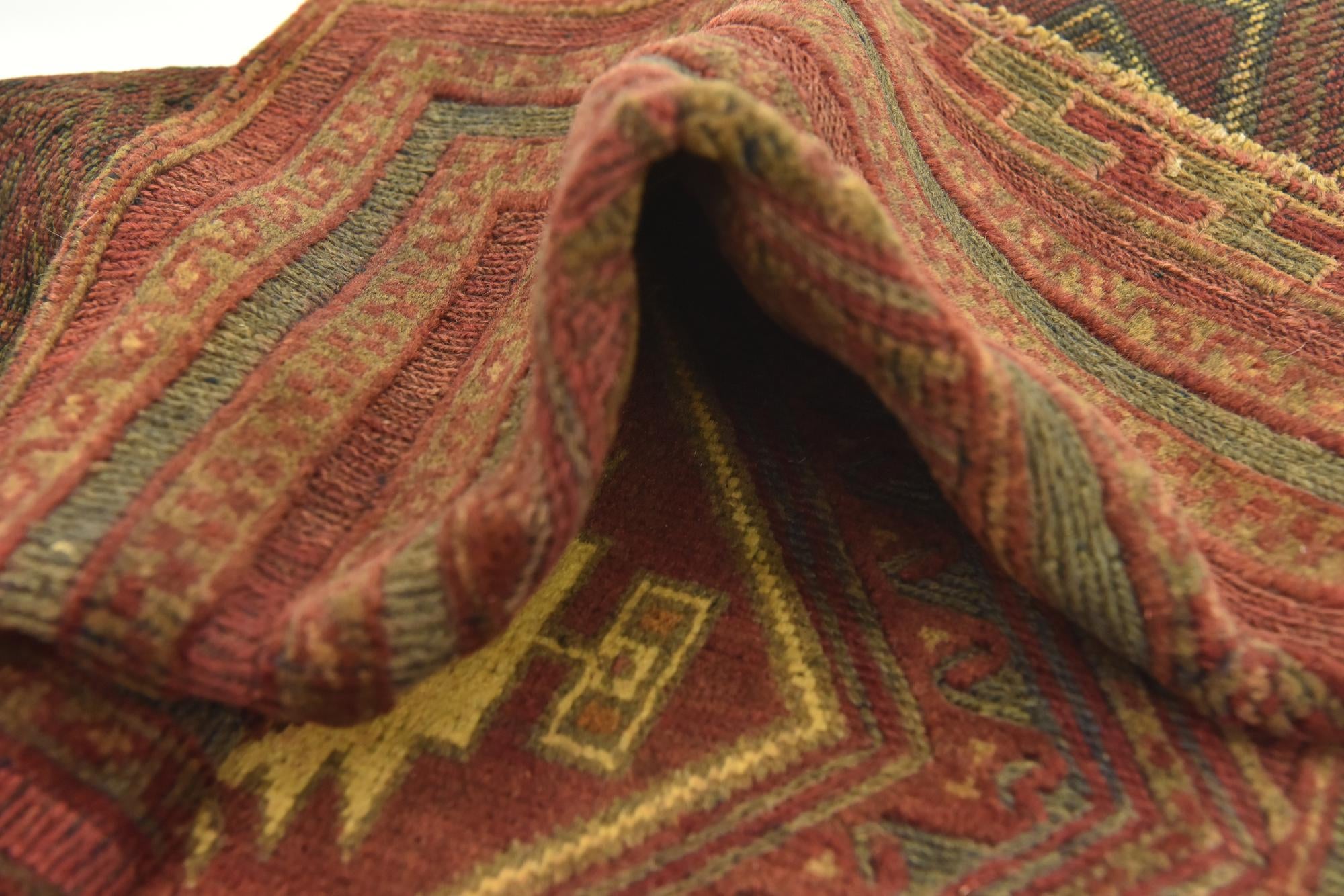 2' 9 x 3' 10 Hand Knotted Sumak Wool Rug
