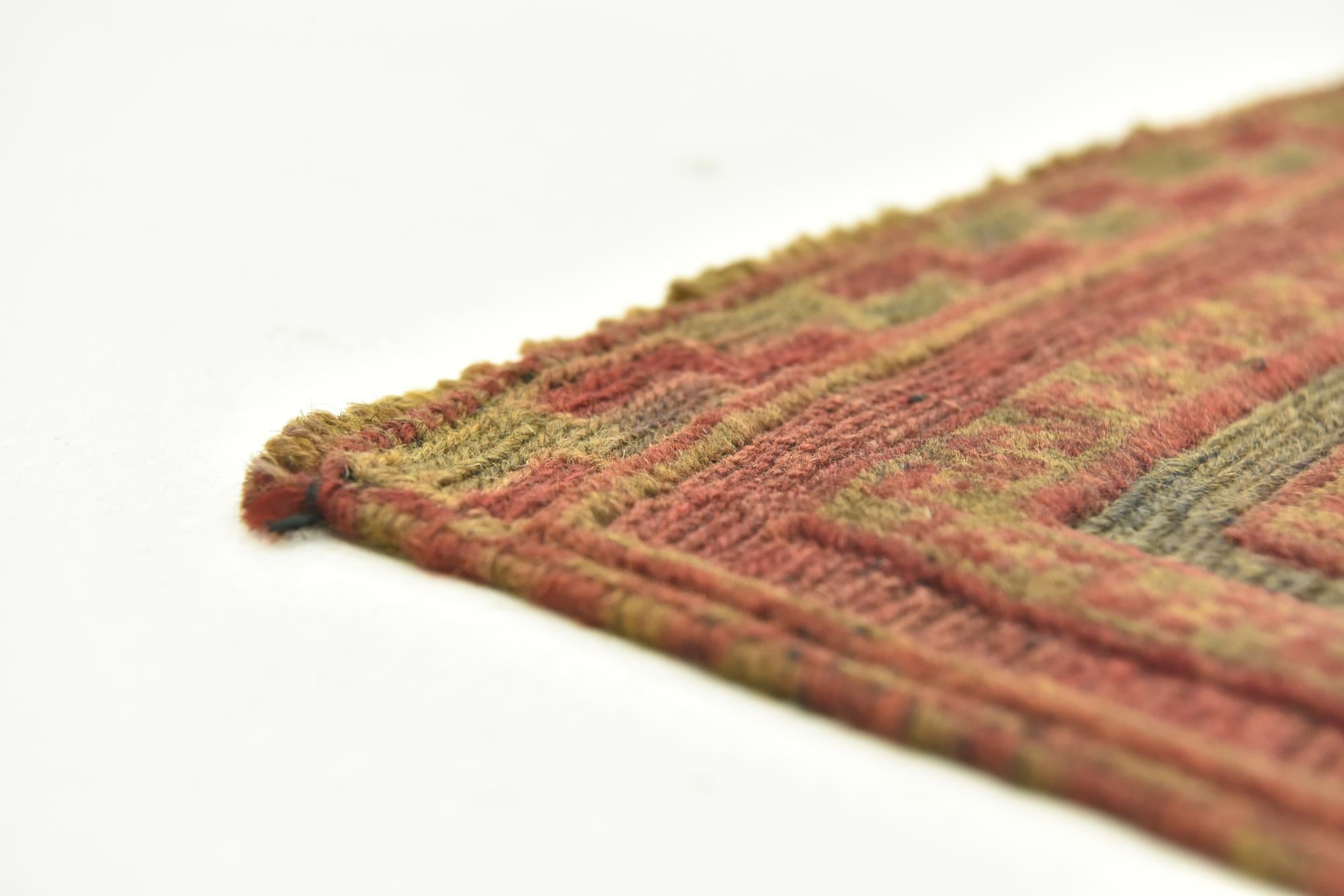 2' 9 x 3' 10 Hand Knotted Sumak Wool Rug