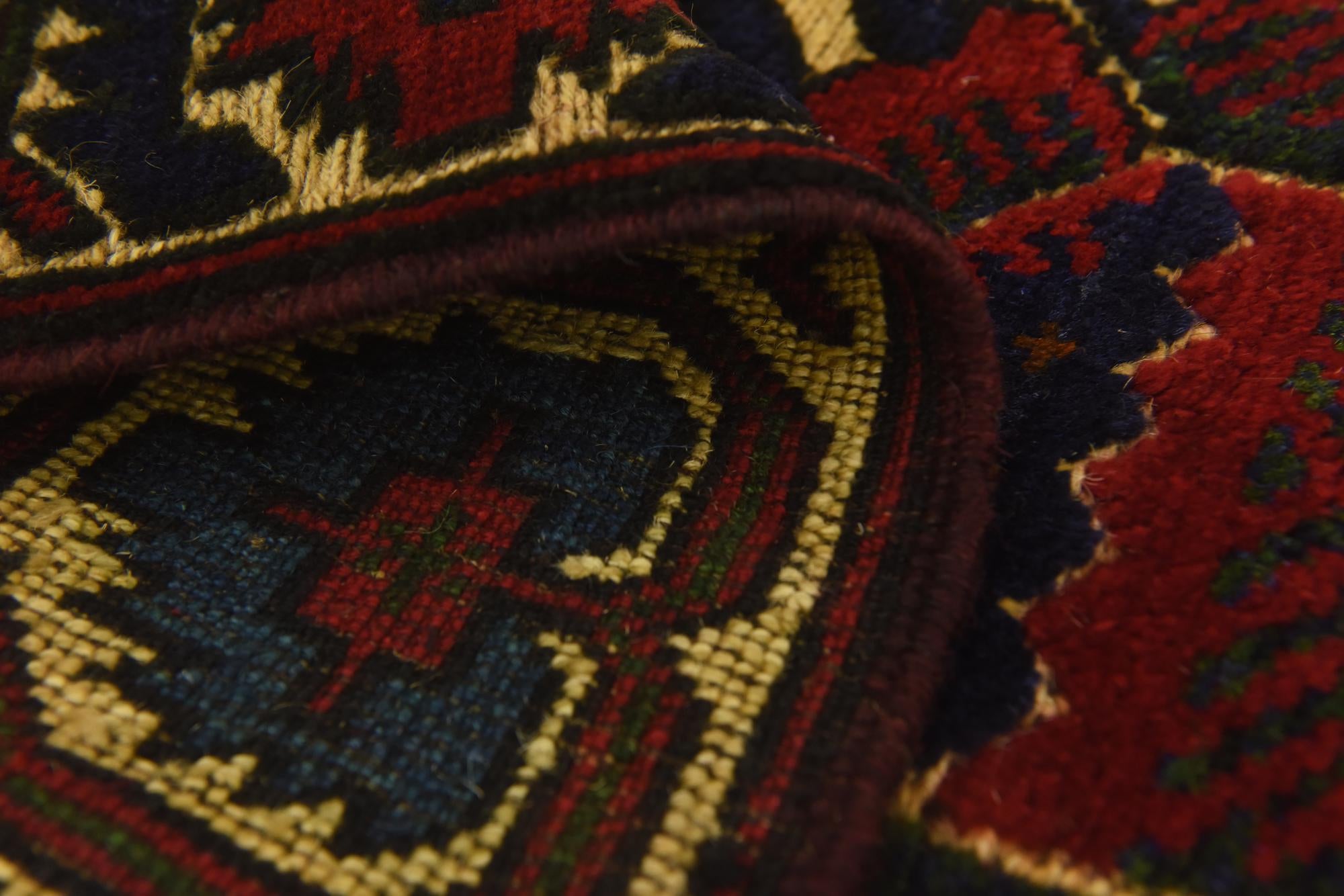 2' 9 x 4' 6 Hand Knotted Sumak Wool Rug
