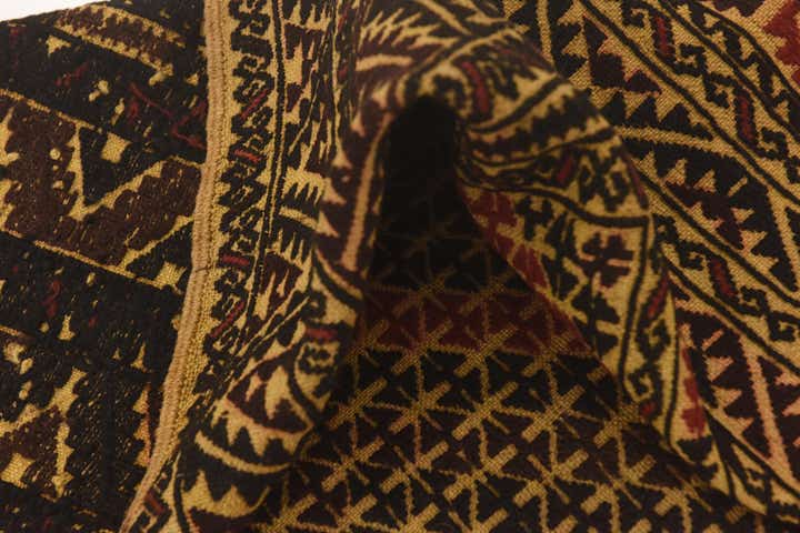 3' 9 x 6' 3 Hand Knotted Sumak Wool Rug