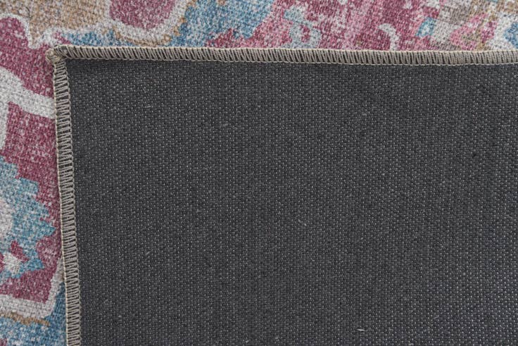 Detail image of 5' x 7' 5 Washable Timeless Rug