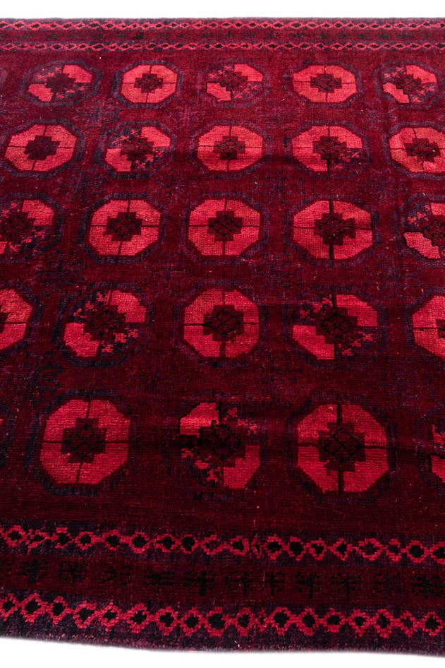 Detail image of 6' x 9' 3 Hand Knotted Ultra Vintage Wool Rug