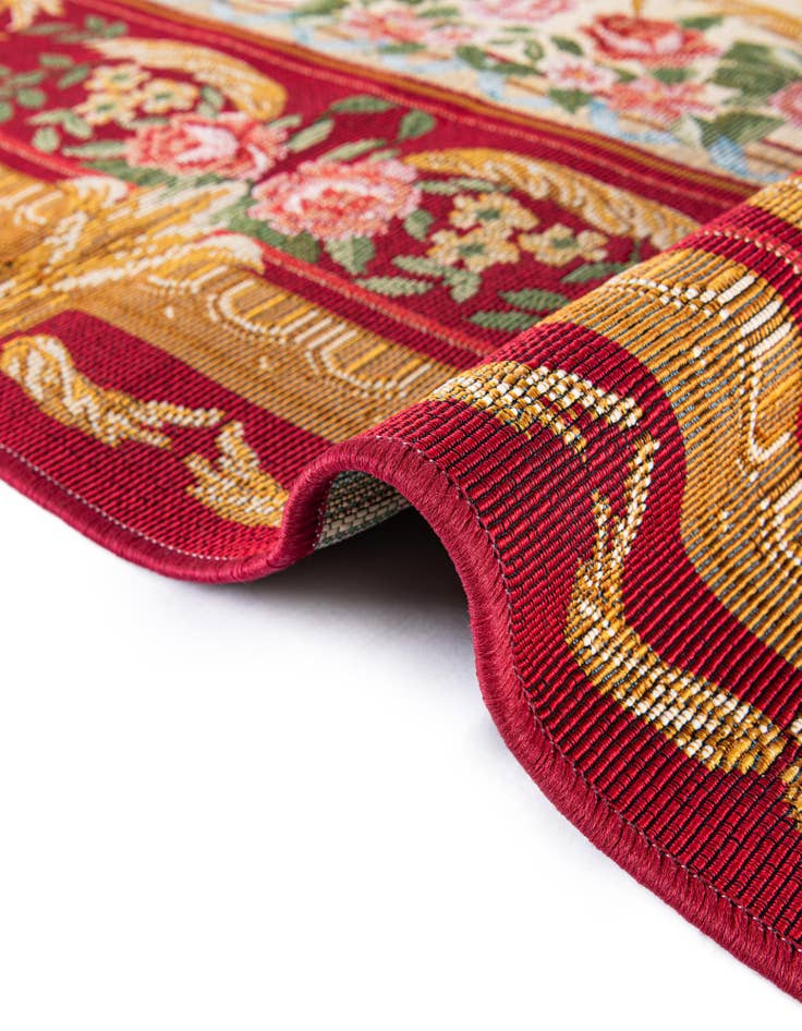 Detail image of 7' 10 x 7' 10  Washable Traditional Indoor / Outdoor Square Rug