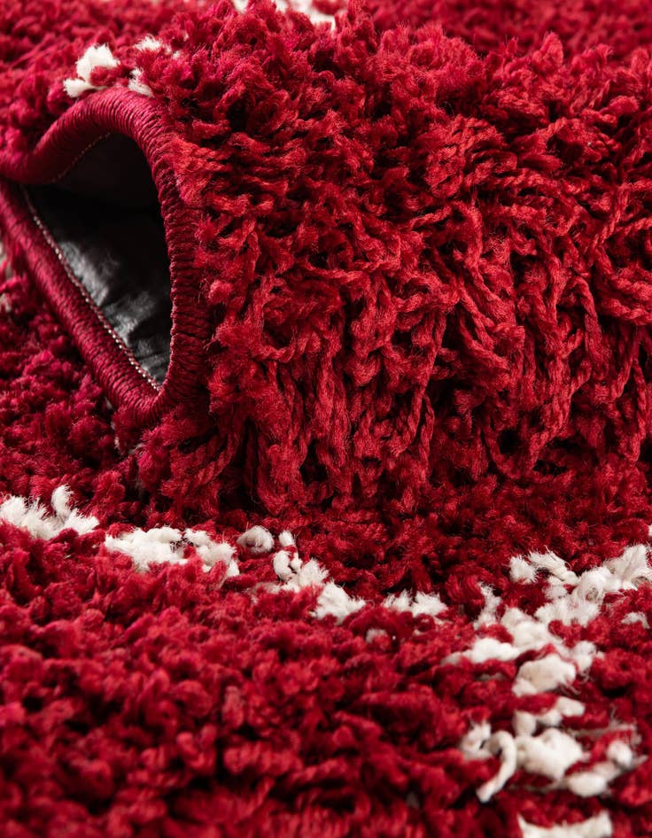 Detail image of 4' x 6' Lattice Shag Oval Rug