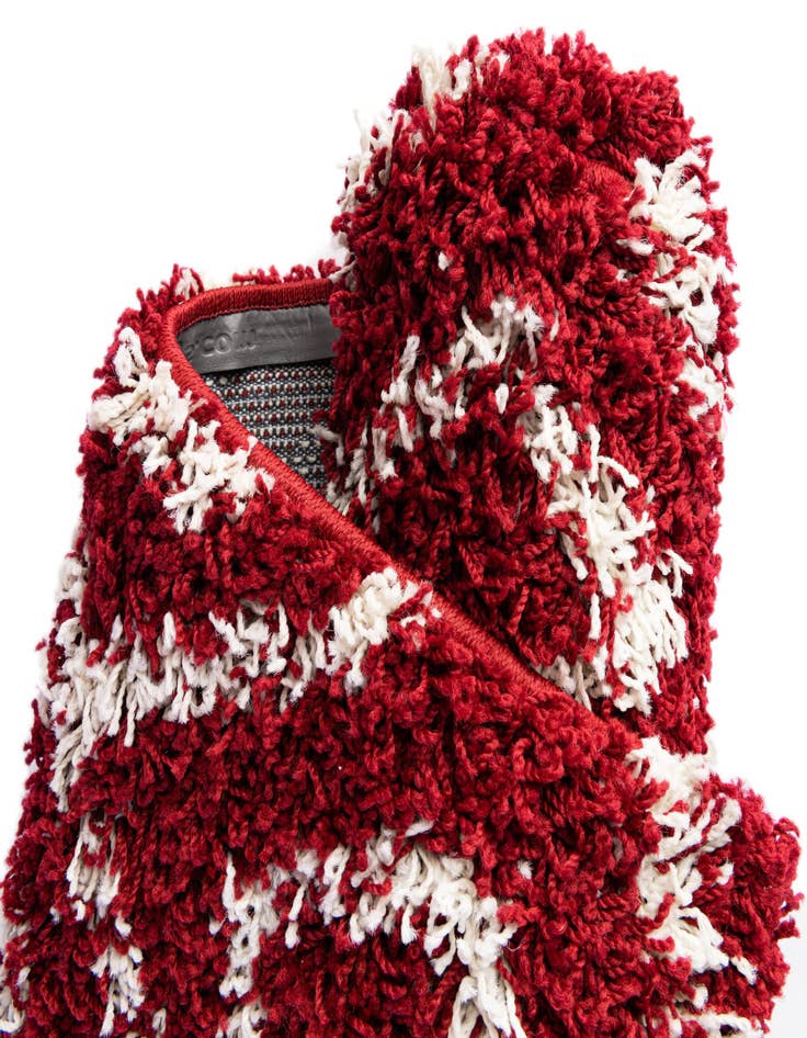 Detail image of 10' x 13' Lattice Shag Rug