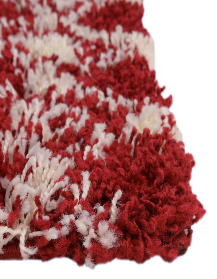 Detail image of 2' x 3' Moroccan Trellis Shag Rug