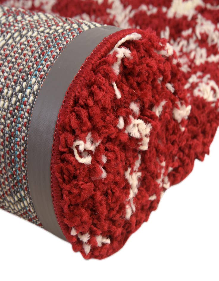Detail image of 2' x 3' Moroccan Trellis Shag Rug