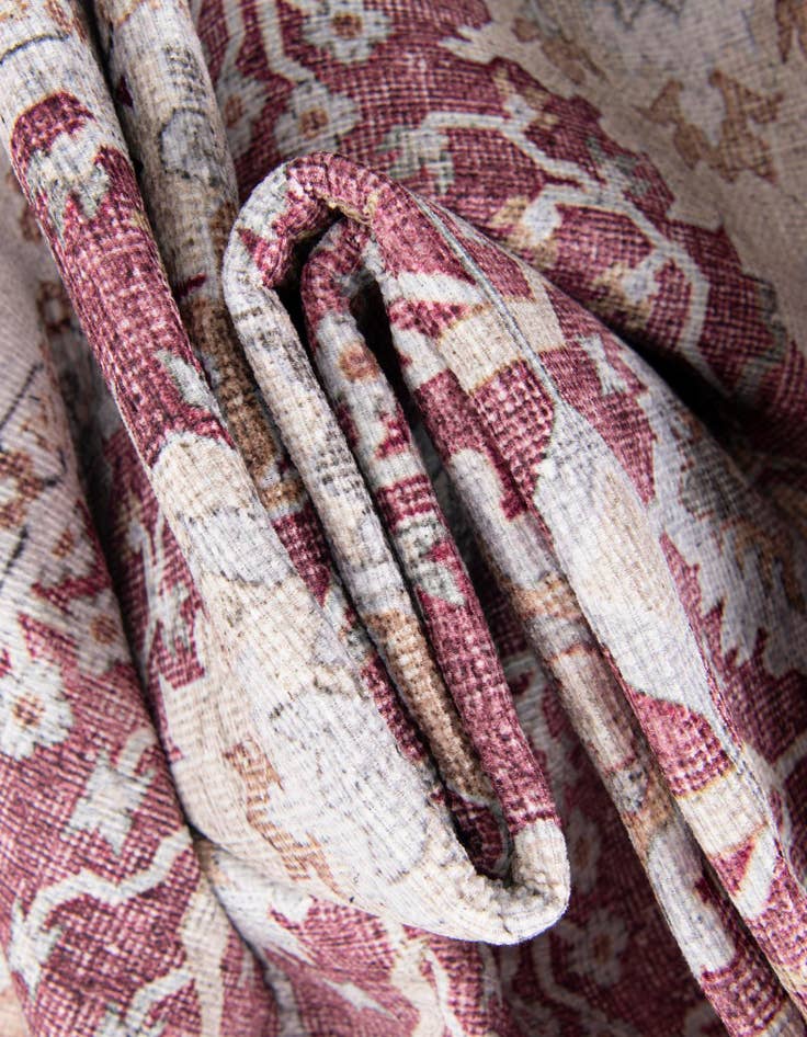 Detail image of 2' x 2' Washable Timeless Round Rug