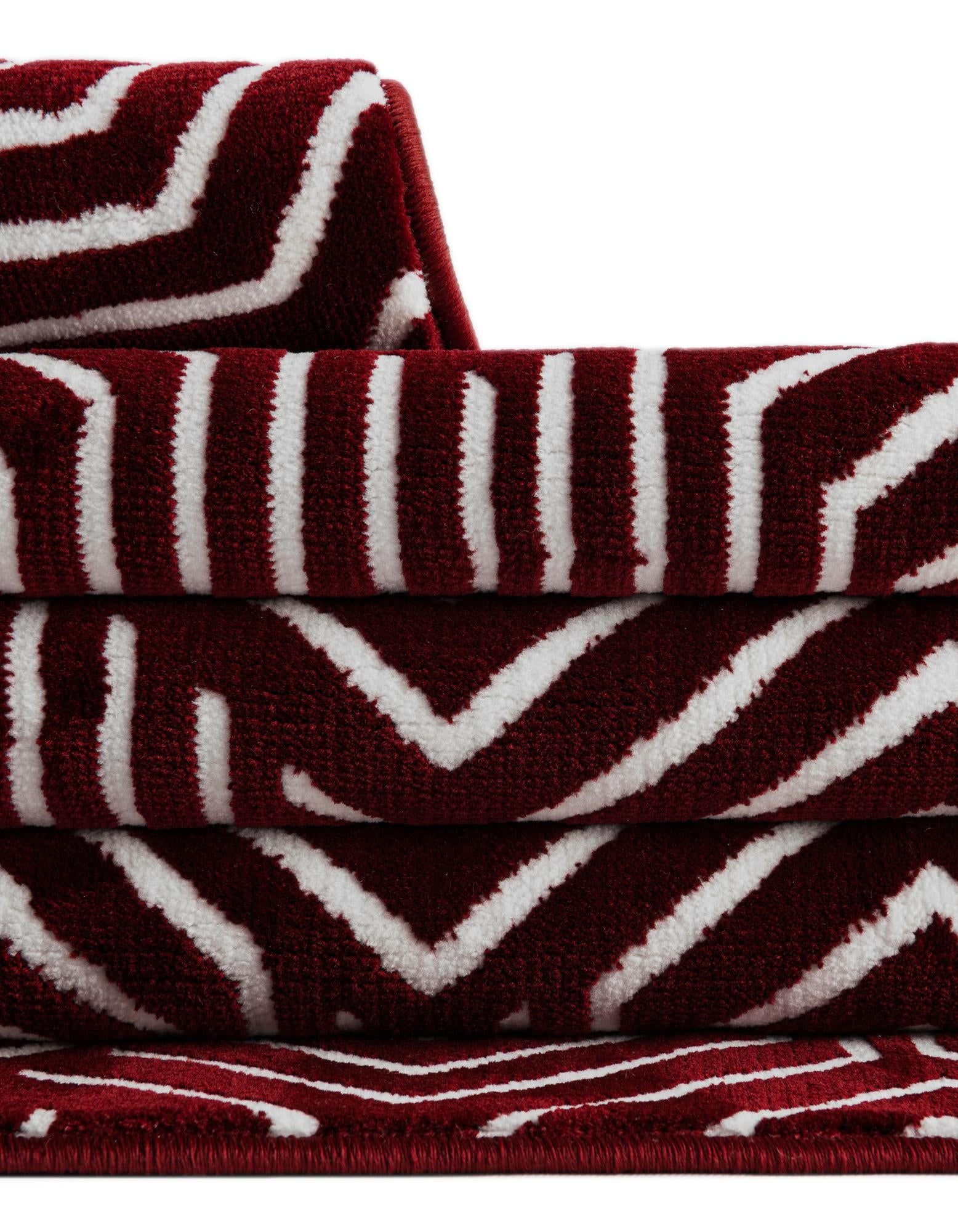 2' x 6' Aakaar Runner Rug