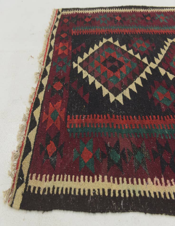 Detail image of 4' x 9' 4  Hand Woven Kilim Fars Wool Runner Rug
