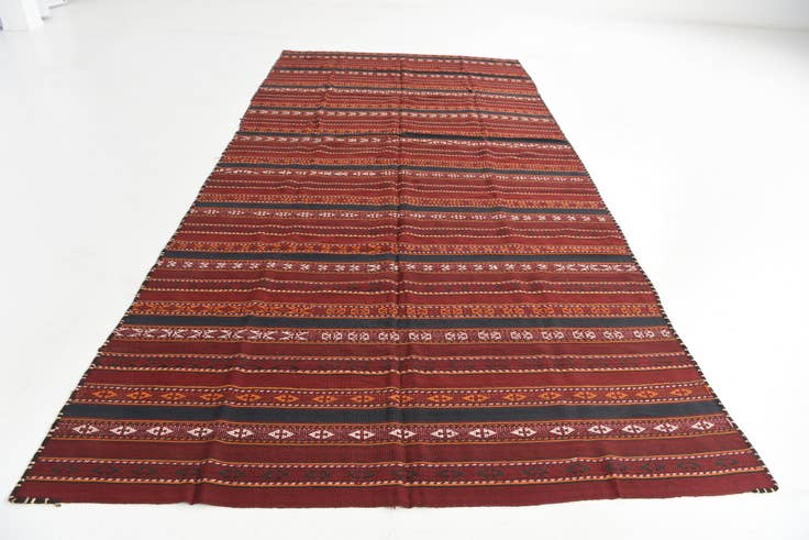 Detail image of 5' 9 x 12' Hand Knotted Kilim Fars Persian Wool Runner Rug